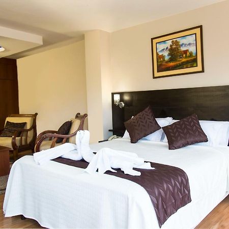 Hotel Versailles Амбато Екстериор снимка