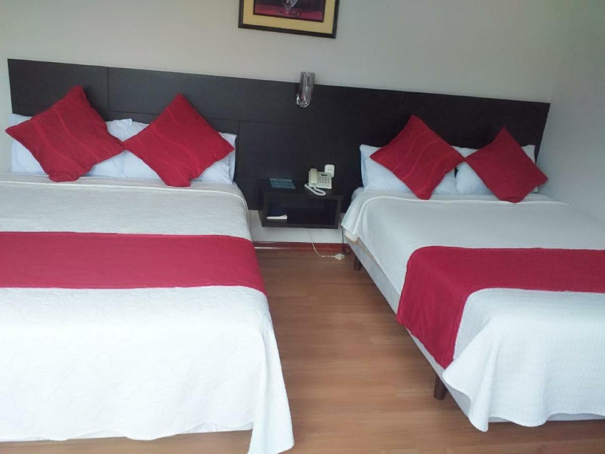 Hotel Versailles Амбато Екстериор снимка