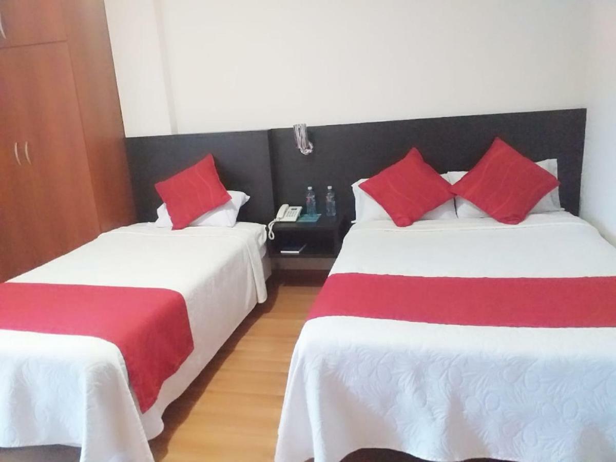 Hotel Versailles Амбато Екстериор снимка